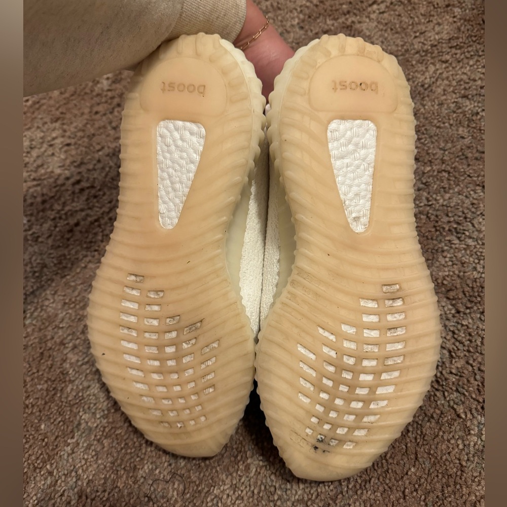 Men’s Yeezy Adidas Shoes - Picture 4 of 5